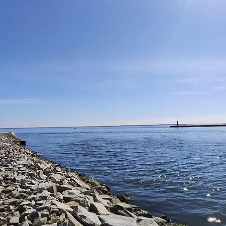 Karsibór De *